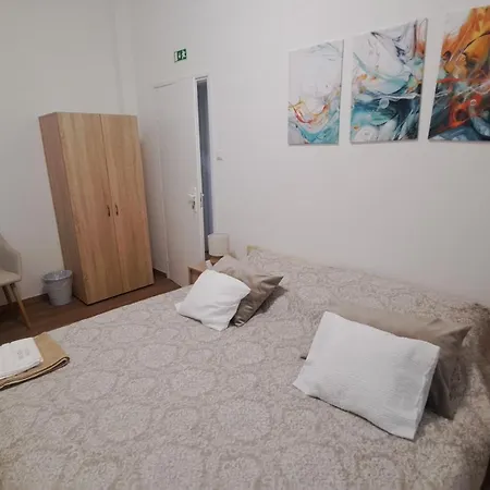 בית הארחה Ikon Vendeghaz 3*