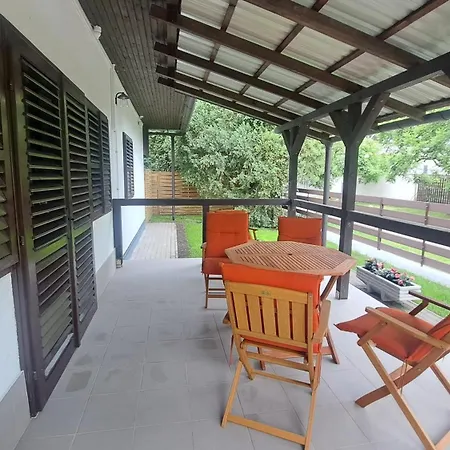 בית הארחה Ikon Vendeghaz 3*