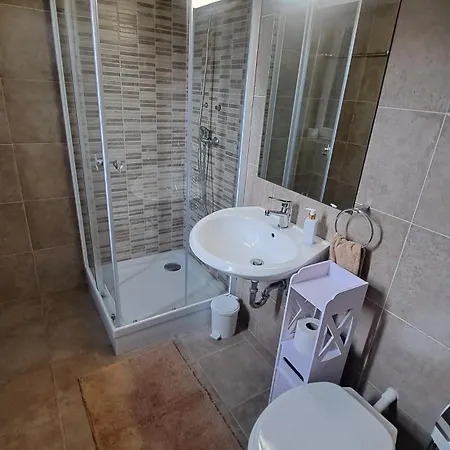 Ikon Vendeghaz בית הארחה